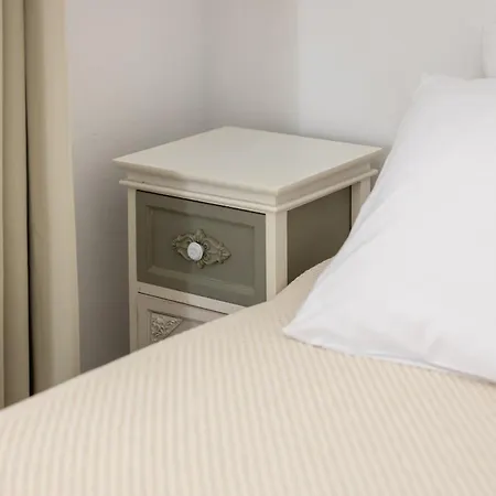 Lägenhet Lydia's West