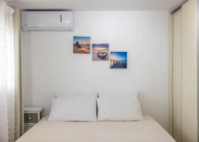 아파트 Lydia's West