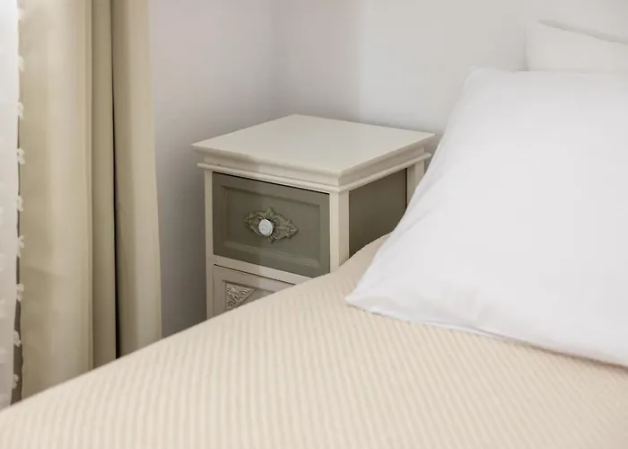 아파트 Lydia's West