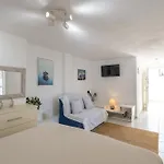 Lydia's West